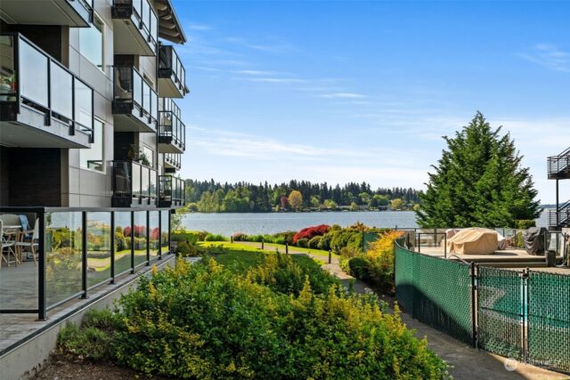 9201 NE Juanita Dr Unit 404